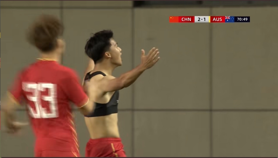 脱衣庆祝！梁仕宇头球接力破门，国少3-1领先澳大利亚U16