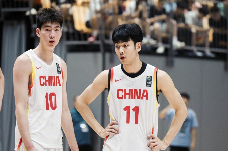 🏀张博源19+6+5 刘李10+5 中国男篮U19力克纽约复兴者