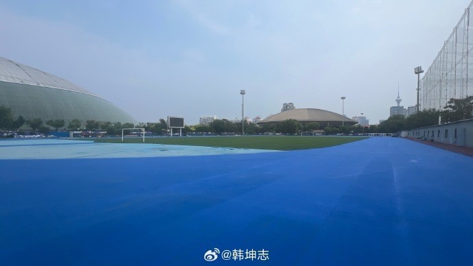 天津奥体中心外场更换草皮跑道，记者：这是津门虎惦记的