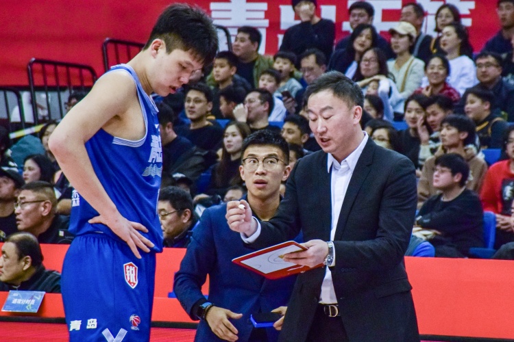 🤣杨瀚森打趣刘维伟：想回来“跑山”训练 NBA训练强度不够