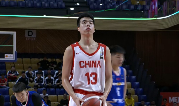 🏀U16亚洲杯中国狂胜东道主58分！全队28断 张懿赵杰27+6+5+4断