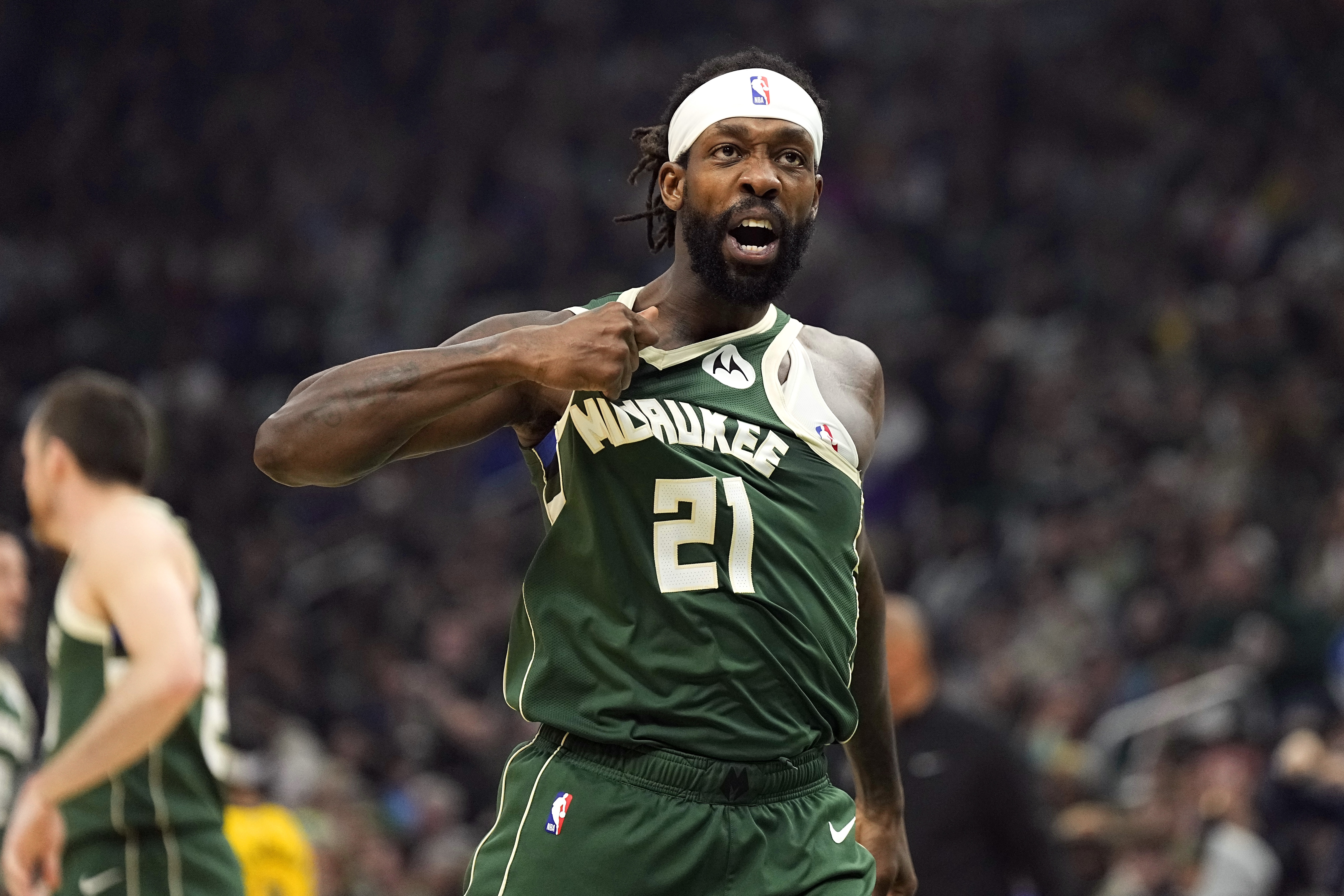 贝弗利：我35岁的时候仍然是NBA首发 特雷-杨能做到吗？